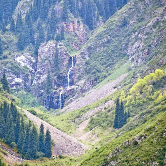 Фотография 3 - Озеро Иссык + водопад Турген